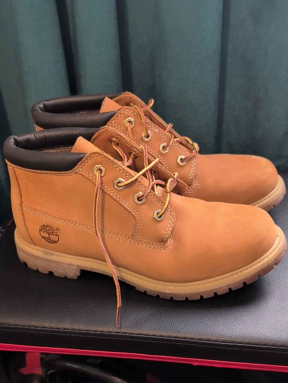 Timberland Women's Wheat/Tan Nubuck Chukka Boots